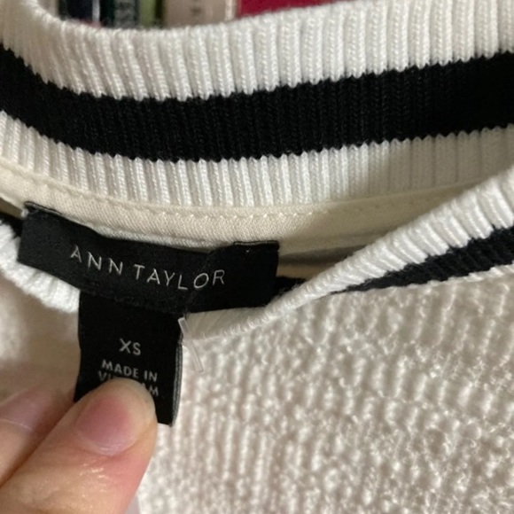 NWT Ann Taylor Top - Picture 3 of 4